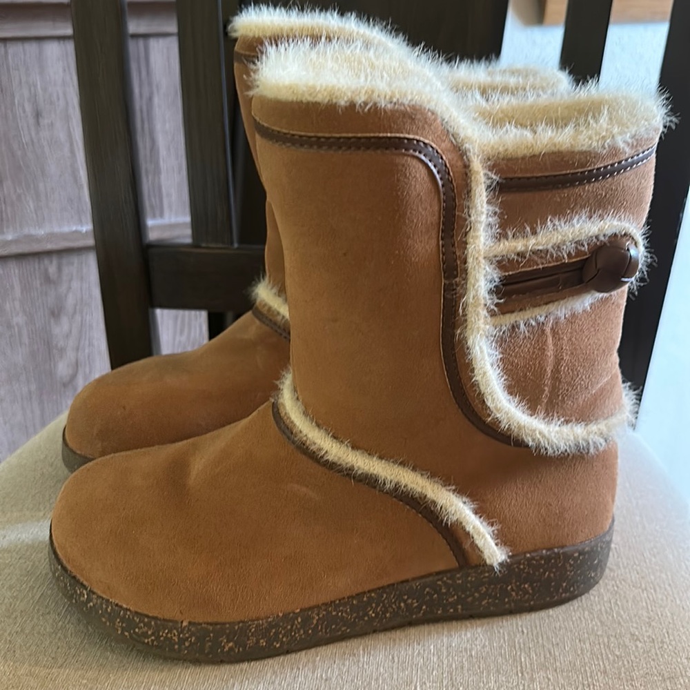 Earth Women’s Suede Faux Fur Pull On Winter Boots Brown Size 7.5